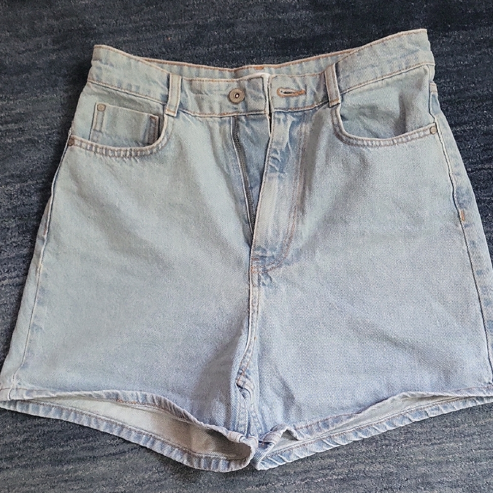 Zara Women's Light Blue Jean Shorts